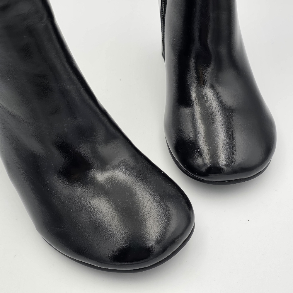 Like-new WetKiss Black Patent Block Heel Round Toe Ankle Booties, Women's Size 6 - Picture 2 of 16